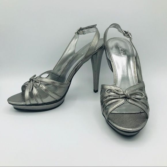 NEW CALVIN KLEIN SILVER LEATHER SLINGBACKS - Picture 4 of 10